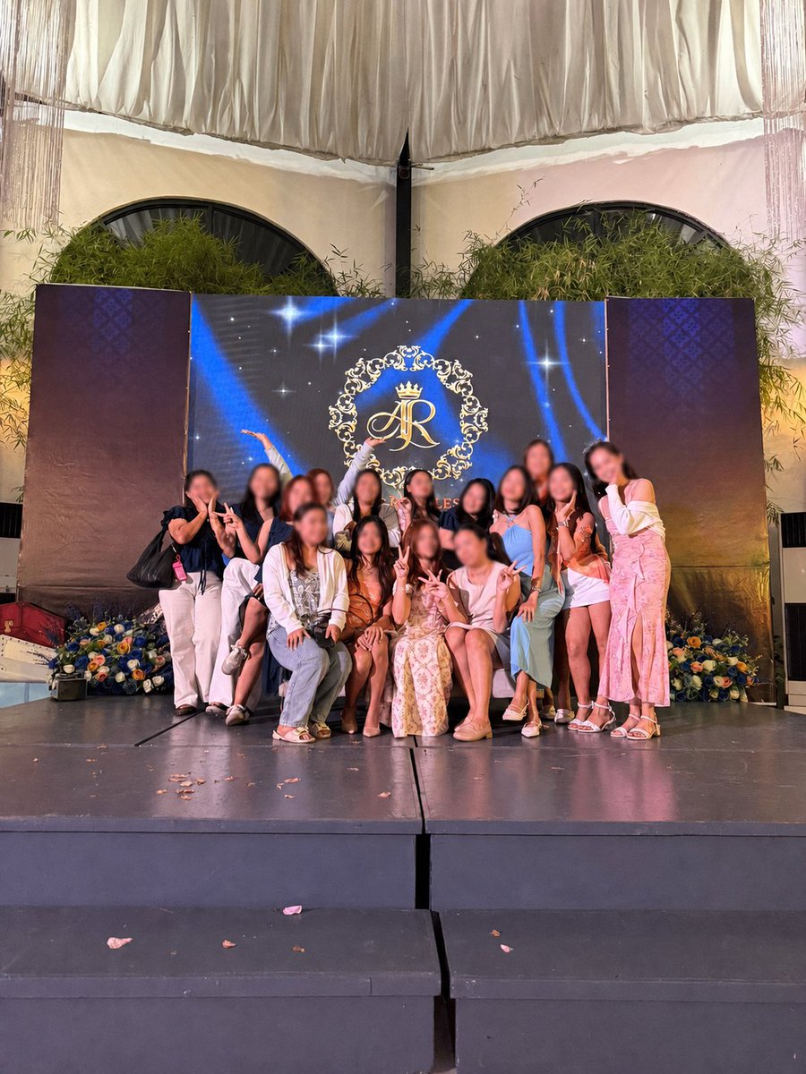 _ralphaz's tweet photo. MY PAMILYA BOTS, FINALLY! 😭💛 https://t.co/C5WfKbhNq1