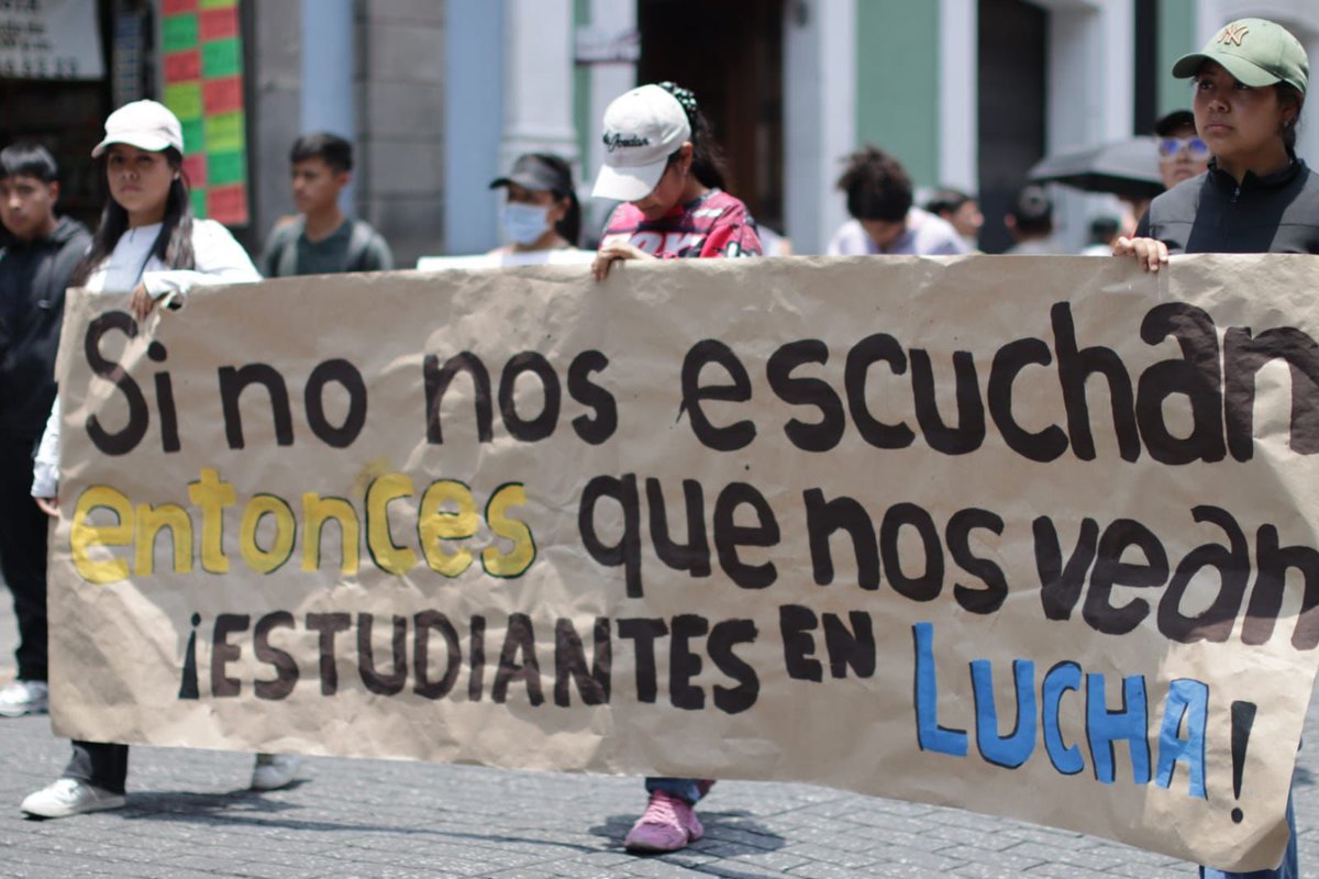 FNERRR26's tweet photo. Exigimos se resuelvan las demandas de los estudiantes de Puebla, no pedimos lujos si no una educación de calidad paramos todos. 
@armentapuebla_
@SEPGobPue
@PueblaFnerrr

#PueblaQuiereEducación https://t.co/QN3ArWXqGh