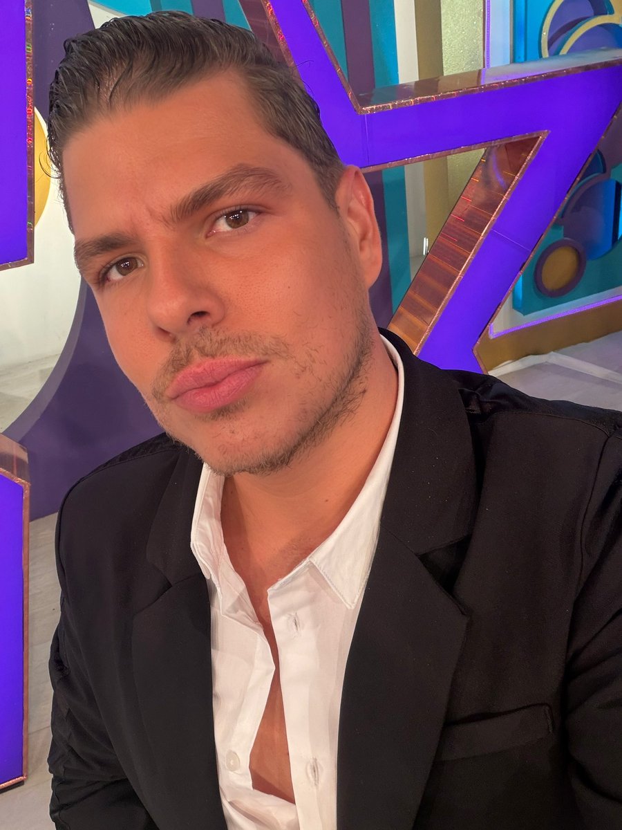 SebasResendiz's tweet photo. 🖤🖤🖤🖤🖤🖤 #felizlunes https://t.co/qwSrwSPPAe