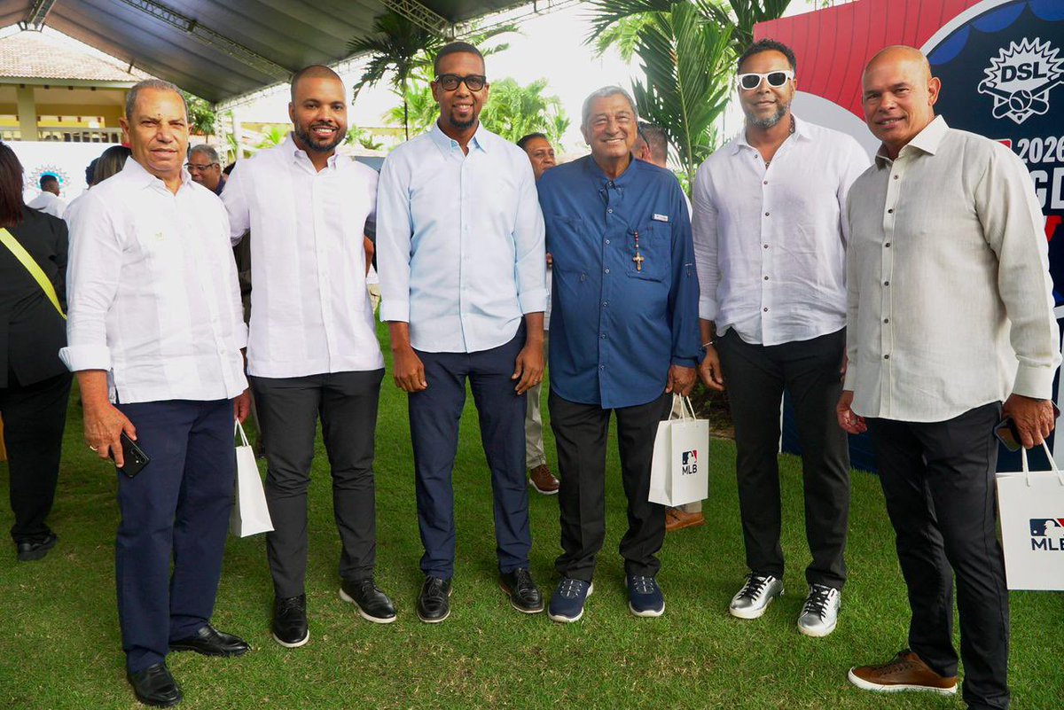 COLIMDO's tweet photo. El presidente del Comité Olímpico Dominicano, ingeniero @GaribaldyBta participó este lunes en la ceremonia inaugural de la versión número 40 de la Dominican Summer League.

Bautista felicitó a los organizadores del tradicional certamen de béisbol en el país.

#Colimdo https://t.co/44ojh16XXf