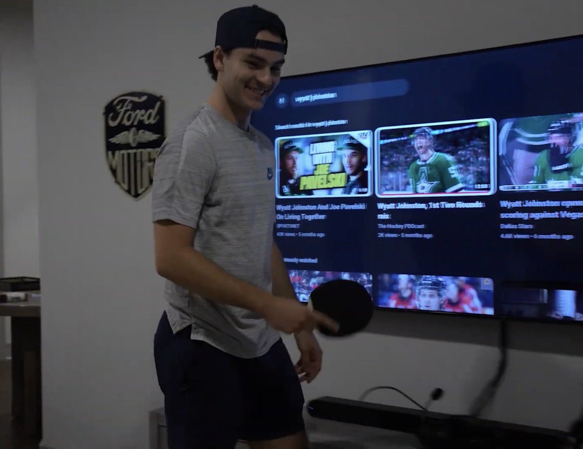 canuckies's tweet photo. can i come over and look you up on youtube on your own tv https://t.co/bhd7dduP8d