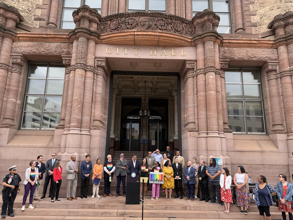 AftabPureval's tweet photo. Happy Pride Month! 

We gathered with friends from across our City to celebrate our LGBTQIA+ community and proudly raise the flag. 

Cincy is filled with folks who lift each other up, support and fight for our neighbors, and refuse to let hate win. That will always be who we are. https://t.co/ULpvjbaKxF