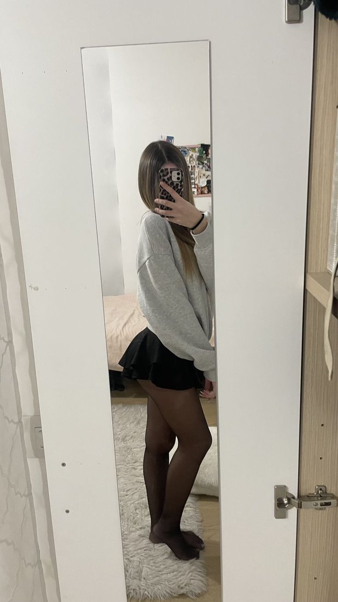 Valentin__cute's tweet photo. Wie alt warst du, als du gemerkt hast, dass du eigentlich unterwürfig bist? https://t.co/iQsK7zMK4d