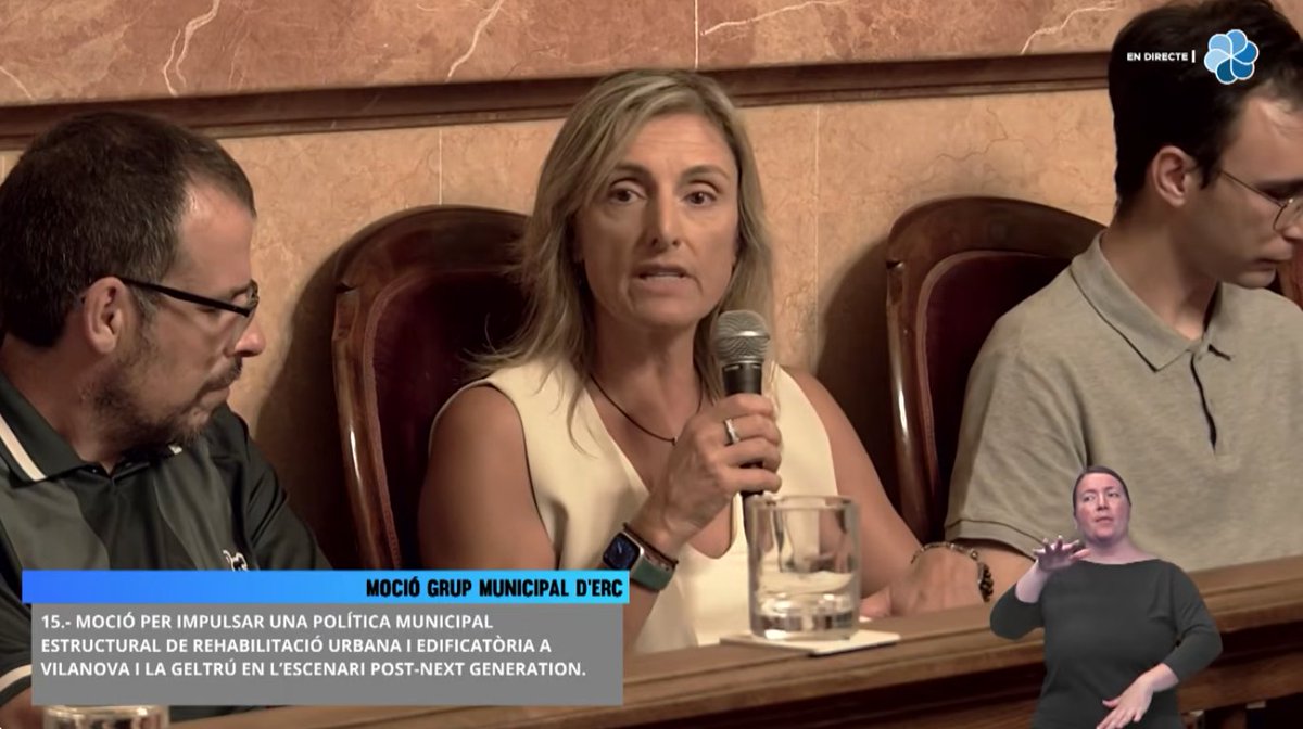 ERCVng's tweet photo. @CUP_VNG @vngencomu ⏸️ Deixem sobre la taula la nostra moció per impulsar una política estructural de rehabilitació urbana. Volem q sigui una eina transformadora i eficaç, és per això q donem un temps de marge al govern de l'@ajuntamentvng per trobar-nos i treballar una proposta de manera conjunta. https://t.co/B1RiSm3pGS