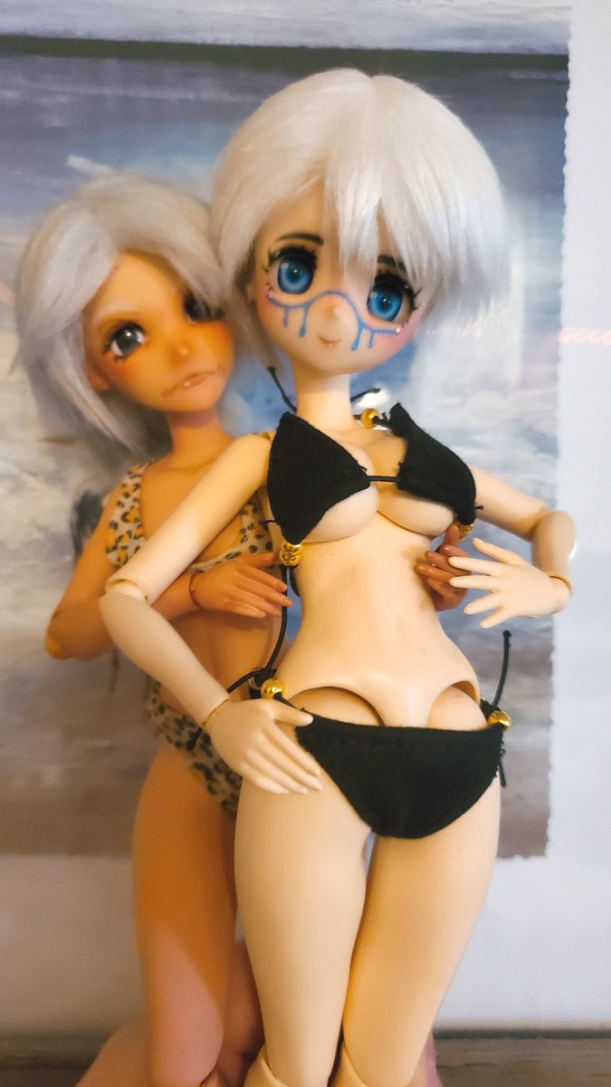 fatfins's tweet photo. Playing with the dolls again #naibeli https://t.co/EnZ41AMmKJ