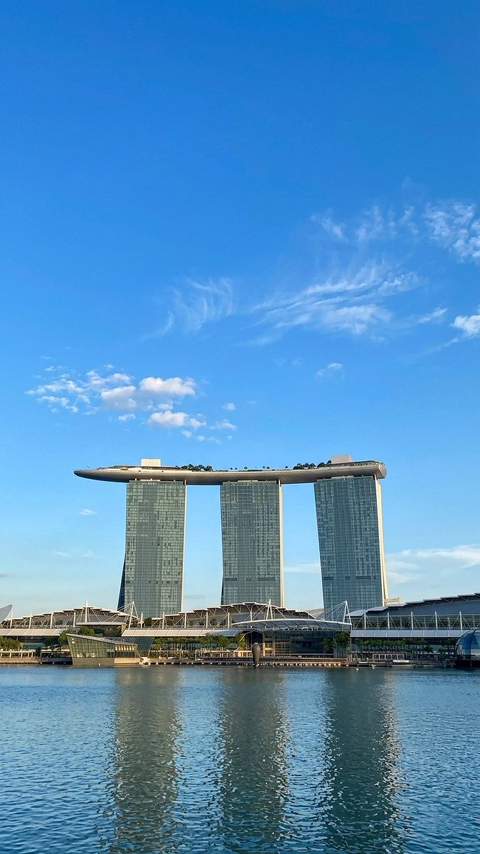 Elbrret's tweet photo. the iconic of singapore https://t.co/DMJEBNthj8