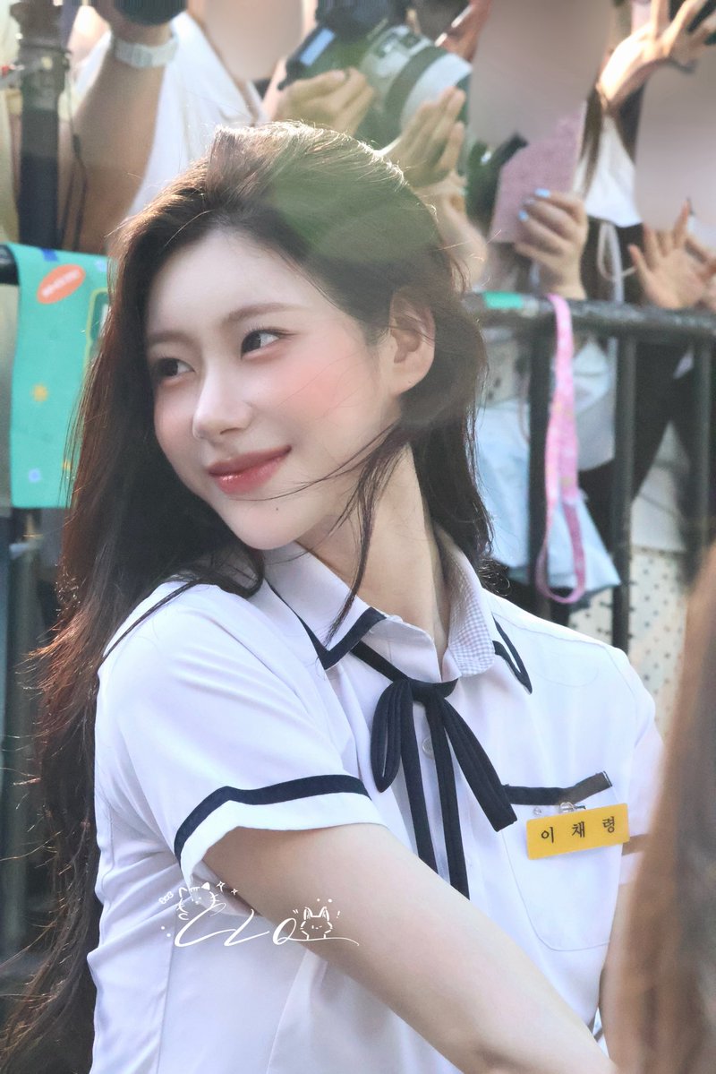 chaersnow's tweet photo. one day people will wake up to her ethereal visuals https://t.co/g3KtFaa5Oq