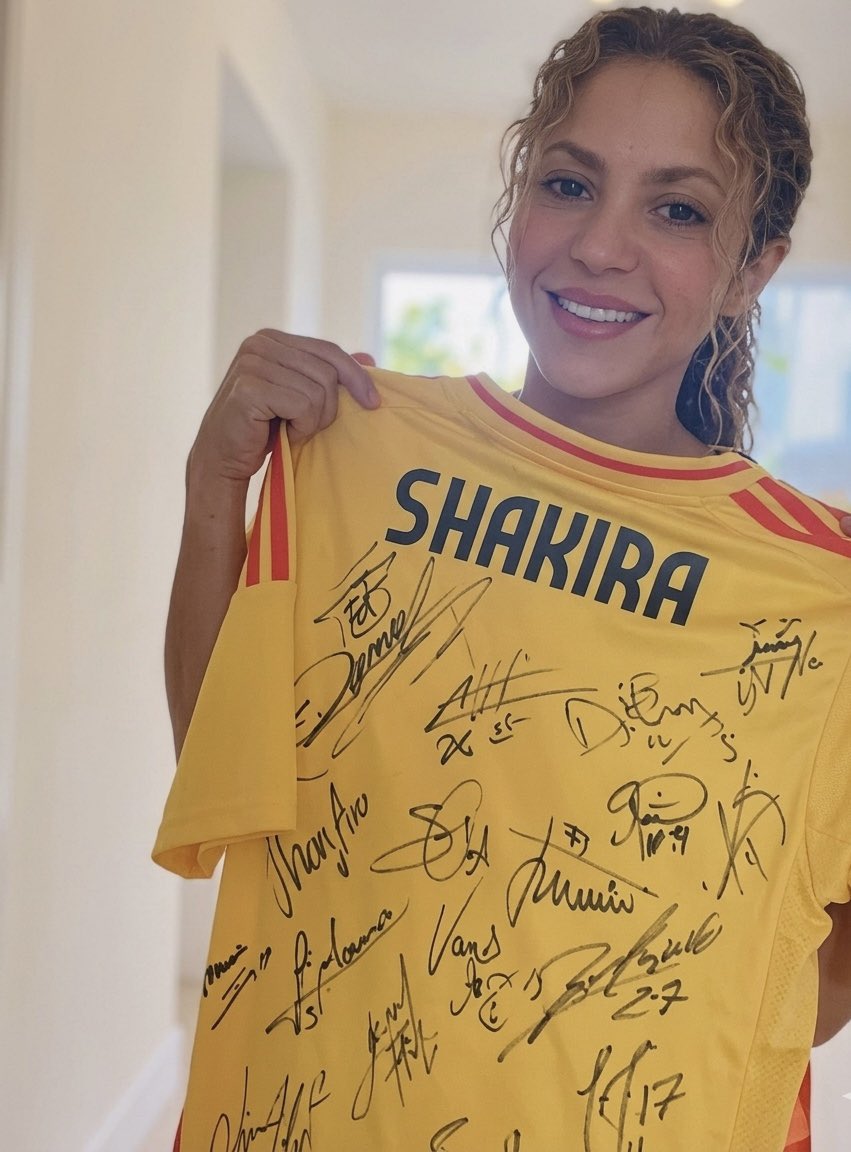 shakbase's tweet photo. I invite all Colombians to start wearing the Colombia National Team jersey as often as possible during the next days, starting today.

By doing this, we will support our players, but it will also serve as a symbol of freedom y democracy. https://t.co/Kre91eWB3c