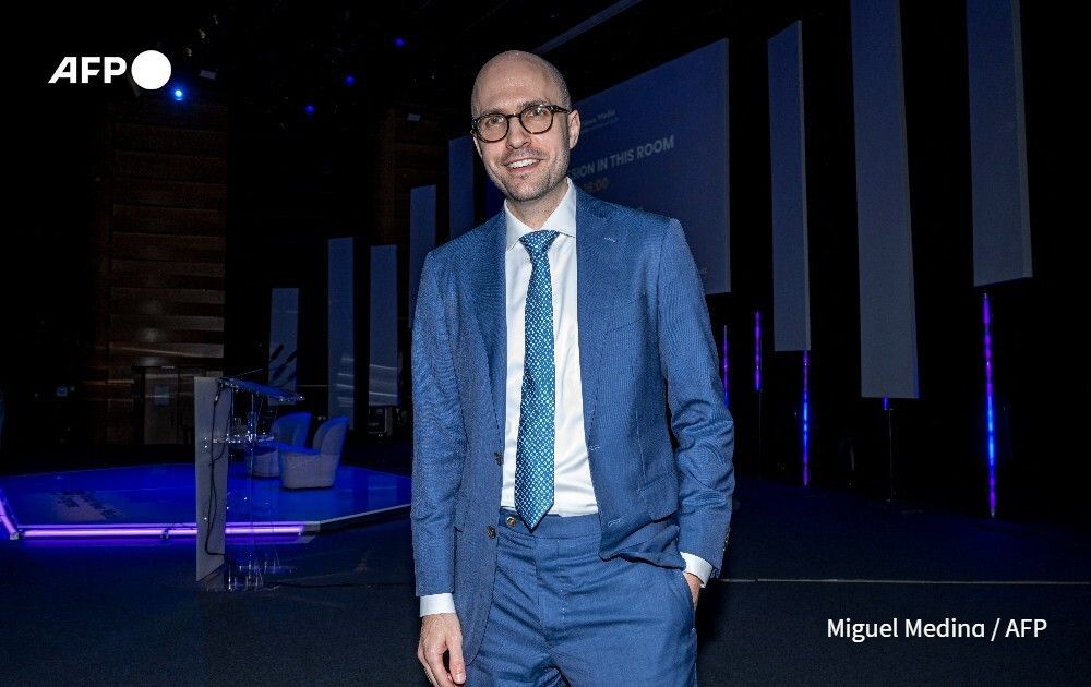 AFP's tweet photo. The New York Times publisher on Monday slammed artificial intelligence companies for "brazen theft of intellectual property," warning they threaten the future of journalism during a speech at the World News Media Congress in the French city of Marseille https://t.co/mk3wioGKxB https://t.co/8uS5E3Cr4b