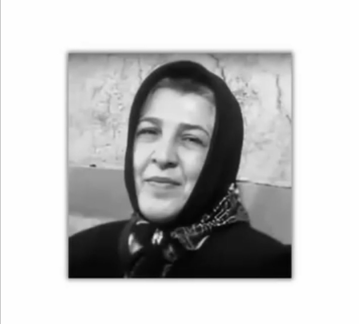 SaraRostaei's tweet photo. #عذرا_معصومی  ۶۴ ساله #ملایر 
مادر جاویدنام عزیزمان میره خودش سپر بچه ها میکنه و شب ۱۸ دی ماه با گلوله سپاه تروریست جاویدنام می‌شوند💔
#مجتبی_روستایی 
#عذرا_معصومی https://t.co/oJ1JqtHWC6