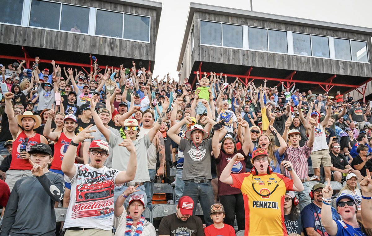 NWBSpeedway's tweet photo. NEXT MONTH. 💪 #WindowWorld450 https://t.co/uGeIg6TOag