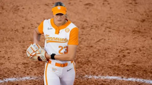 JennaBecerra01's tweet photo. “Her name is synonymous with some of the greats that have come through Tennessee. All you have to say is ‘Karlyn’… just like you say Peyton or Chamique or… Candace. Everybody knows who you’re talking about.”

@KarenWeekly reflected on @PickensKarlyn’s career with @Vol_Softball. https://t.co/ITmDvvMzMZ