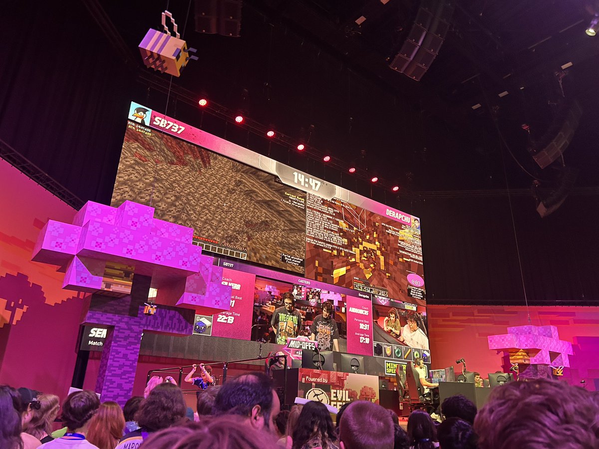 ignBe_Realistic's tweet photo. Finally home after so long traveling <3
I think the jet lag really hit me hard this time around and I'm a bit sad I didn't do all I wanted

but Twitchcon was incredible!! And I ran into SO MANY incredible people and old friends!! Every time someone came up to me it was amazing <3 https://t.co/GXjtQJju1w