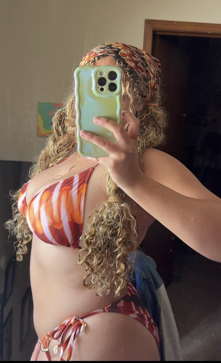 kashiasmith's tweet photo. #hotgirlsummer 🔥 https://t.co/fLj5yi2OLl