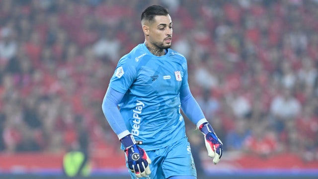 Maxlavoz's tweet photo. Jean Fernandes, en un alto porcentaje, no continuará en @AmericadeCali. El jugador tiene contrato hasta diciembre SIN opción de compra.
​De salir el arquero brasileño, habrá compensación económica. https://t.co/DNopctQ0VO