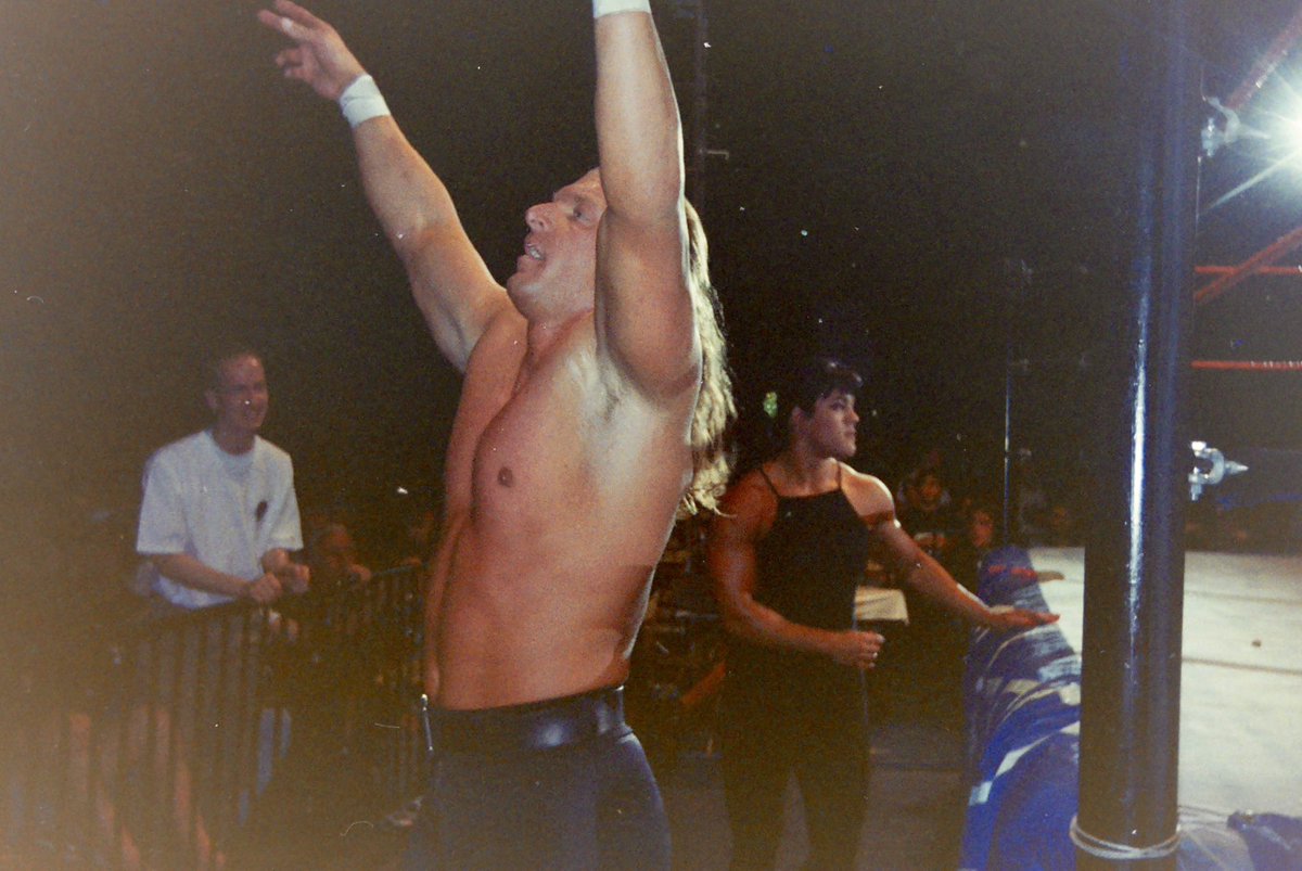 wwenegatives's tweet photo. Toronto 1997 - Chyna and Hunter @TripleH https://t.co/fQ6KaoZJqD