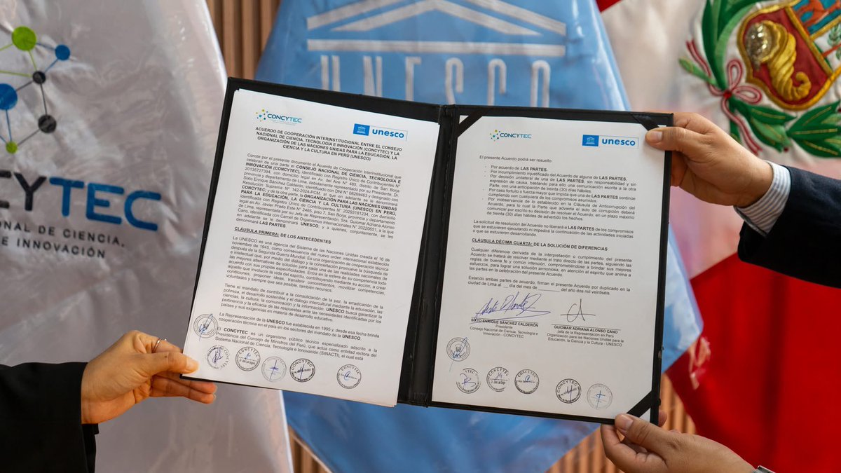 ConcytecPeru's tweet photo. ¡Unidos por la ciencia y el desarrollo sostenible! 🤝🔬

@UNESCOperu  y Concytec suscribieron un Acuerdo de Cooperación Interinstitucional para fortalecer las políticas públicas en ciencia, tecnología e innovación en el país. https://t.co/biqRkQ35nw