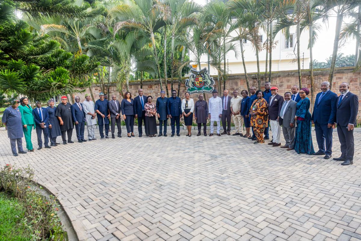 alexottiofr's tweet photo. Today, I had the pleasure of receiving a distinguished delegation from the Nigerian insurance industry led by Mrs. Ekeoma Ezeibe, President of the Nigerian Council of Registered Insurance Brokers (NCRIB). They were joined by Mr. Olusegun Ayo Omosehin, Commissioner for Insurance and Chief Executive Officer of National Insurance Commission (NAICOM), alongside other industry leaders.

I commended NCRIB for its efforts to deepen insurance awareness and penetration across Nigeria. Insurance plays a vital role in protecting individuals, businesses, and investments from unforeseen risks, and I am pleased that the industry is engaging directly with the public to build trust and confidence.  

In Abia, where many of our people are engaged in trade, manufacturing, and MSMEs, insurance serves as a critical safety net. I welcome the launch of the Insurance Penetration Initiative in our state and pledge my administration’s full support to encourage wider participation. We will continue to promote financial security, economic sustainability, and inclusive growth for all Abians.  

As the 2026 Insurance Chief Executive Officers’ Retreat continues here in Umuahia, I wish the Council and all participants fruitful deliberations and great success in their engagements.