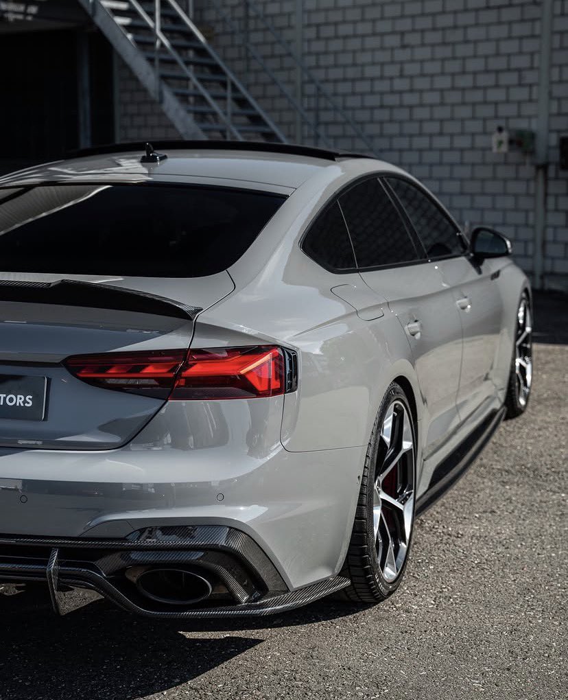 kanara_26's tweet photo. Elbet bir gün 🚬
@auditurkiye @Audi #rs7 #rs6 https://t.co/8zleBK9gJ2