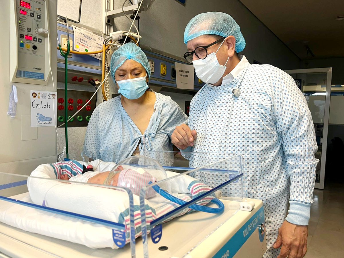 TV4NotiOficial's tweet photo. 👶🏻 💖 HISTORIA DE ESPERANZA EN IRAPUATO ✨

Kaleb, Belén y Zoé continúan bajo vigilancia y cuidados especializados tras su nacimiento. 🩺💙 La SSG brinda seguimiento médico permanente a los trillizos y acompañamiento a su mamá en esta nueva etapa llena de amor y aprendizaje 🤱🏻 👨🏻‍⚕️ https://t.co/8wgfOaABH6
