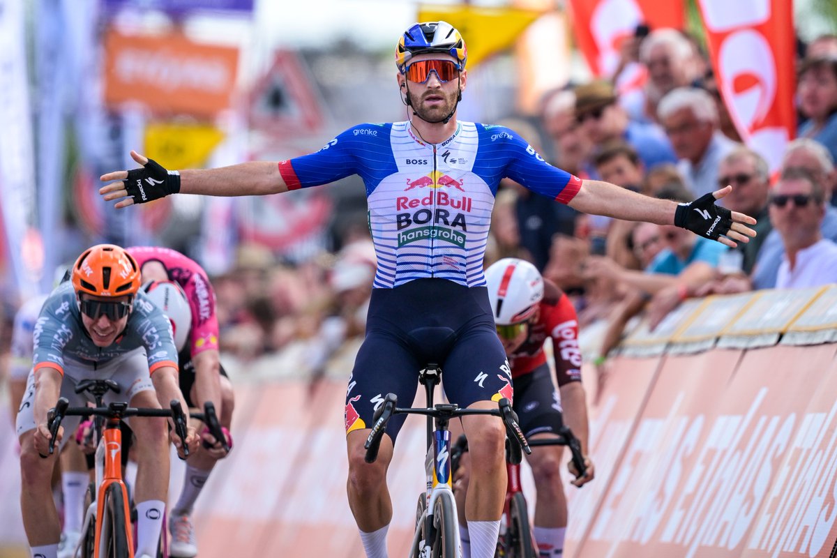 MaschBasch's tweet photo. 🇧🇪 Ethias Tour de Wallonie stage 2

⭐⭐⭐⭐ Jordi Meeus
⭐⭐⭐ De Lie, Crabbe, Foldager, Pithie, Sentjens
⭐⭐ Laurance, Pickrell, Tesfatsion, Heiduk, Oliver, Sheehan
⭐ Canal, Heremans, Barrenetxea, van Poppel, Menten, Verbrugghe, Walls

#TourdeWallonie https://t.co/7N9YsO0M7y