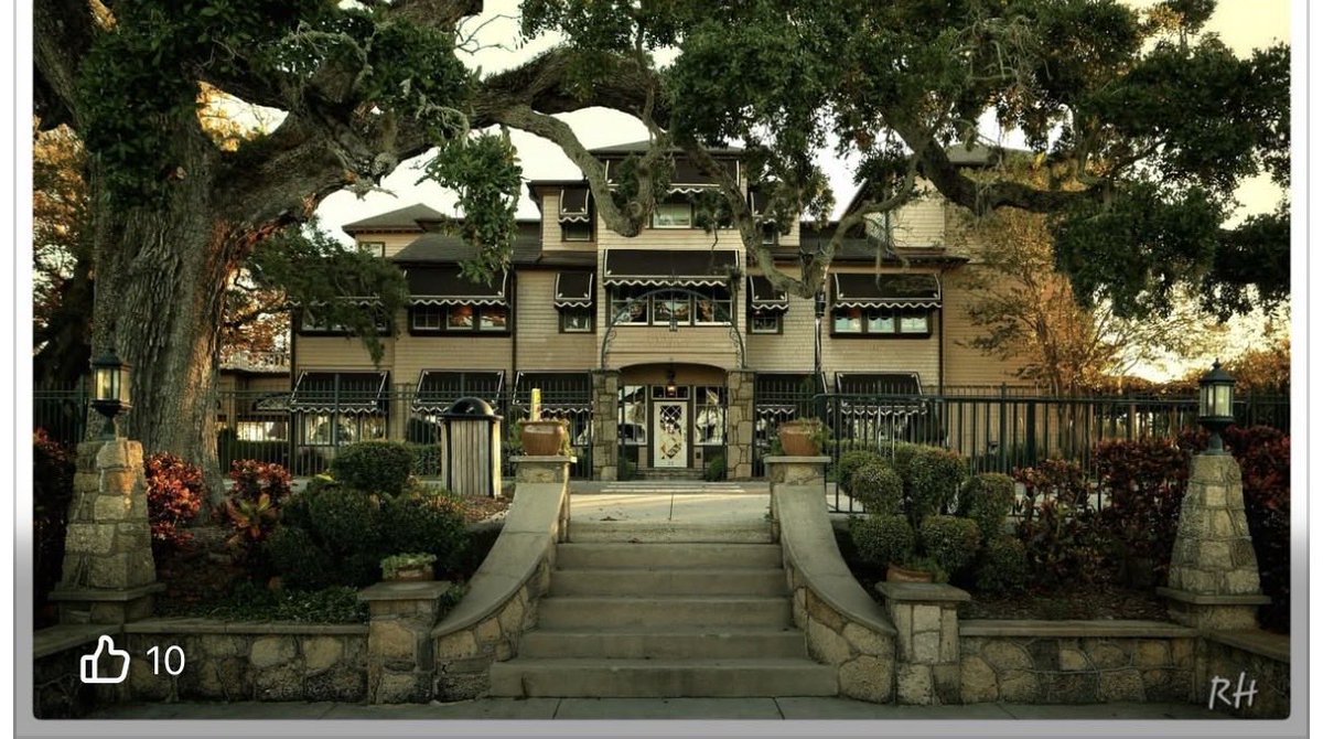 Logs_Silver's tweet photo. @kejca John D Rockefeller’s winter home in my hometown purchased in 1918, lived in until his death 1937 (when Warren buffet was 6). 9,000 sqr ft. He had over 20 house servants including maids , cooks, personal assistants. I love when billionaires just lie for the sake of lying 😂 https://t.co/kckdIFQo13