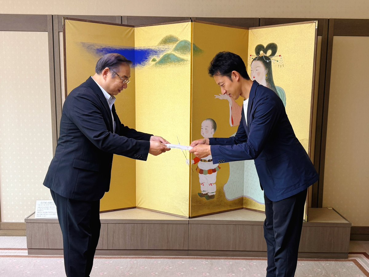 yudai_shibuya's tweet photo. この度、新潟県糸魚川市の『地域活性化起業人』に委嘱されました！

これから糸魚川の魅力を発信し、首都圏と糸魚川の架け橋となります。
また、私と一緒に活動してくれる仲間を追加で1名募集します！
月1回糸魚川を訪れ、それ以外はリモートで活動する「副業型」です。
・東京在住
・会社が副業OK
・イベントやSNS発信が得意な方

ご興味ある方は返信かDMください！6月中に積極的にお話ししたいです。詳細相談させてください！

#地域活性化起業人 #新潟 #糸魚川 #地域創生 #副業 #仲間募集 #地域活性化