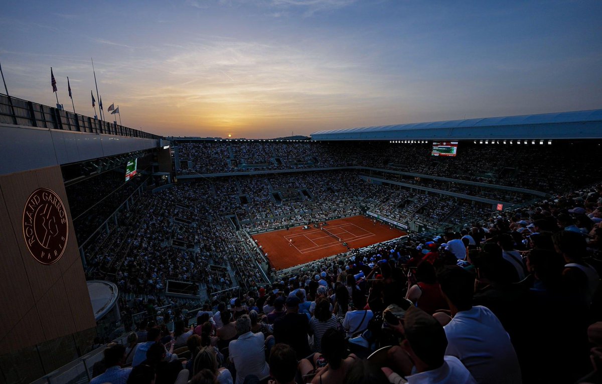 Tiempodetenis1's tweet photo. 🤯 ¡CUARTOS DE FINAL MASCULINOS DE ROLAND GARROS!

🇮🇹 Berrettini vs. Arnaldi 🇮🇹
🇨🇦 Auger-Aliassime vs. Cobolli 🇮🇹
🇨🇿 Mensik vs. Fonseca 🇧🇷
🇪🇸 Jódar vs. Zverev 🇩🇪

Elijan a sus 4 semifinalistas. https://t.co/lirsNJeLtv