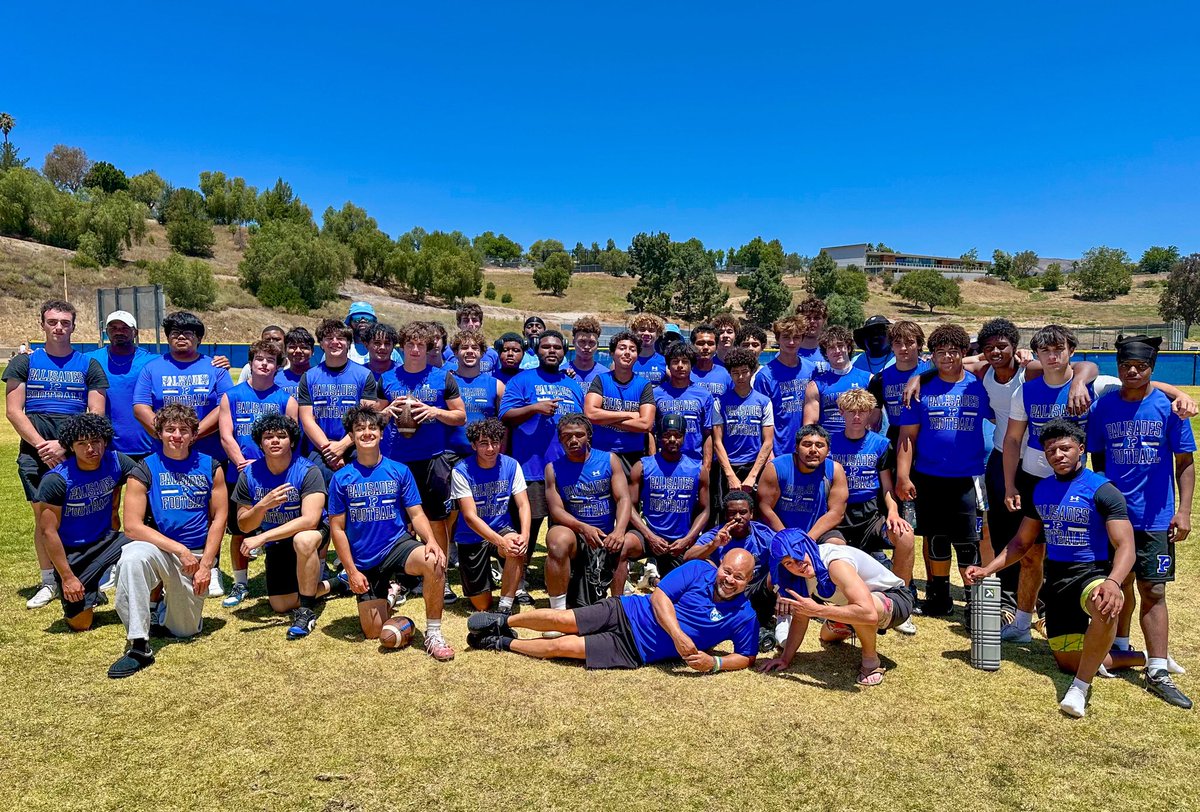 palihsfootball's tweet photo. Since the Palisades Fire, Pali Football has been without a weight room. Instead of making excuses, these young men found ways to keep working by joining gyms across LA, training on their own and together, and continuing to push each other every day… continued below ⬇️ https://t.co/ATqR2U25q2