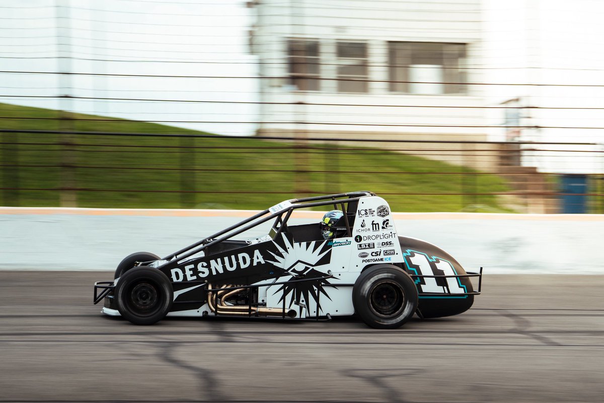 kaylee11b's tweet photo. My new ride 🥵
The @DesnudaTequila Silver Crown car is looking clean! 👌🏻 https://t.co/SQIFM3CJht