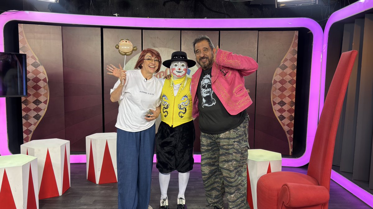 capitalporcual's tweet photo. 🎪¡Bienvenid@ a la nueva temporada de #CapitalPorCual!    

Tu noticiero matutino favorito renueva su imagen, pero conserva su esencia… 📺☀️

Checa estás fotos del programa de hoy 🤹🏻‍♀️👉🏻 https://t.co/eFgVJpQuNt