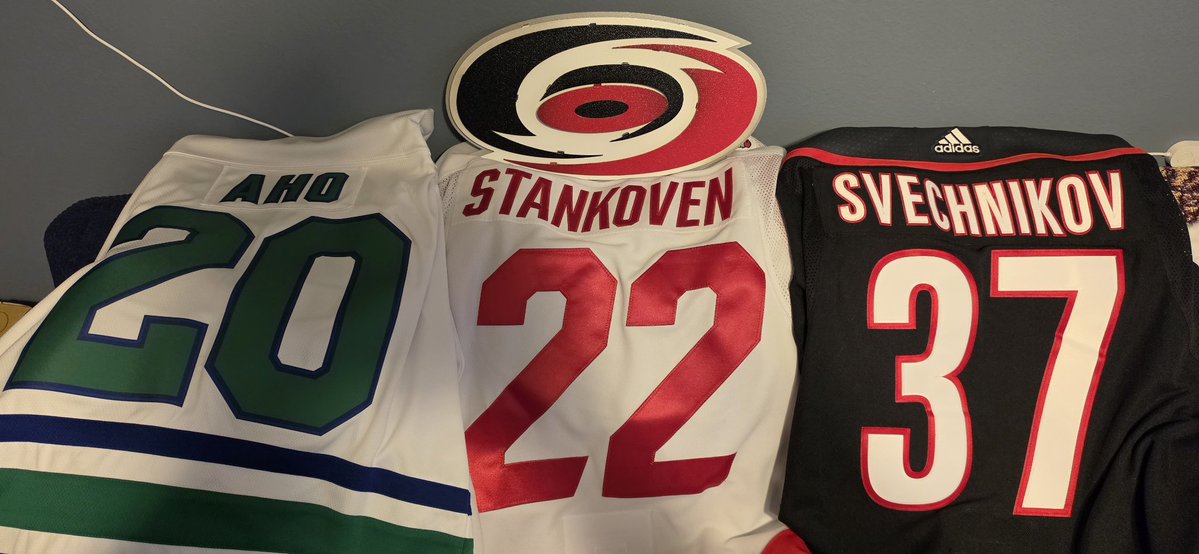 LSmitty93's tweet photo. Now I just need the Jarvy SCF championship patch jersey.. 👀 #soundthesiren https://t.co/bj9UjjJk8V