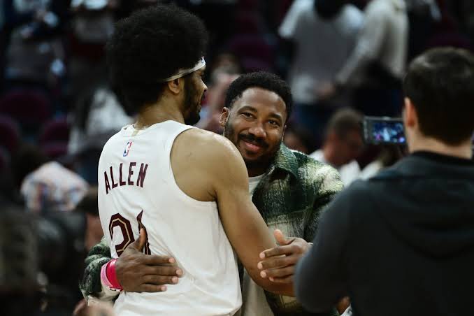 TheCavsJack's tweet photo. Myles Garrett is no longer a Brown but he’s still a Cavalier❤️⚔️ https://t.co/G0dimeCl8H