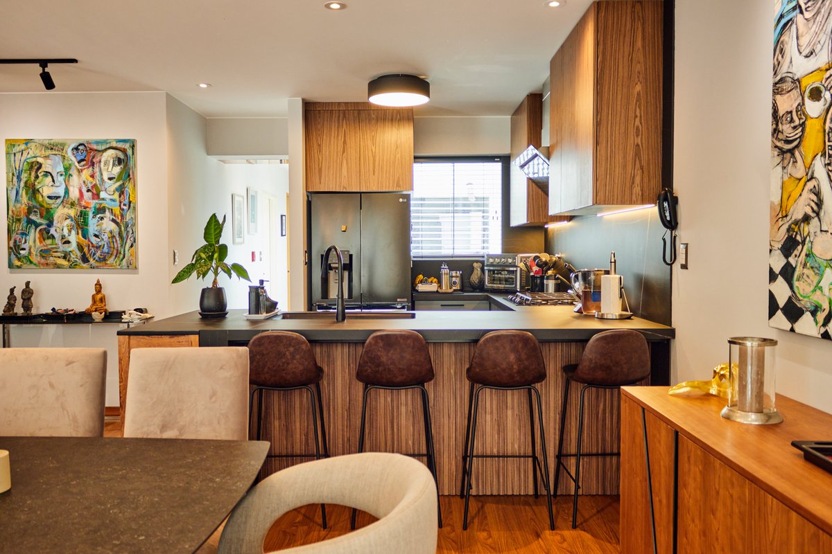 PodioMX's tweet photo. Proyecto Leónidas Avendaño por Andrea Cavassa - Arquitectura y Diseño Interior

La elegancia del negro como hilo conductor.

Leer más 👉https://t.co/4SYTqs5UWR https://t.co/0B3rmHnnGF