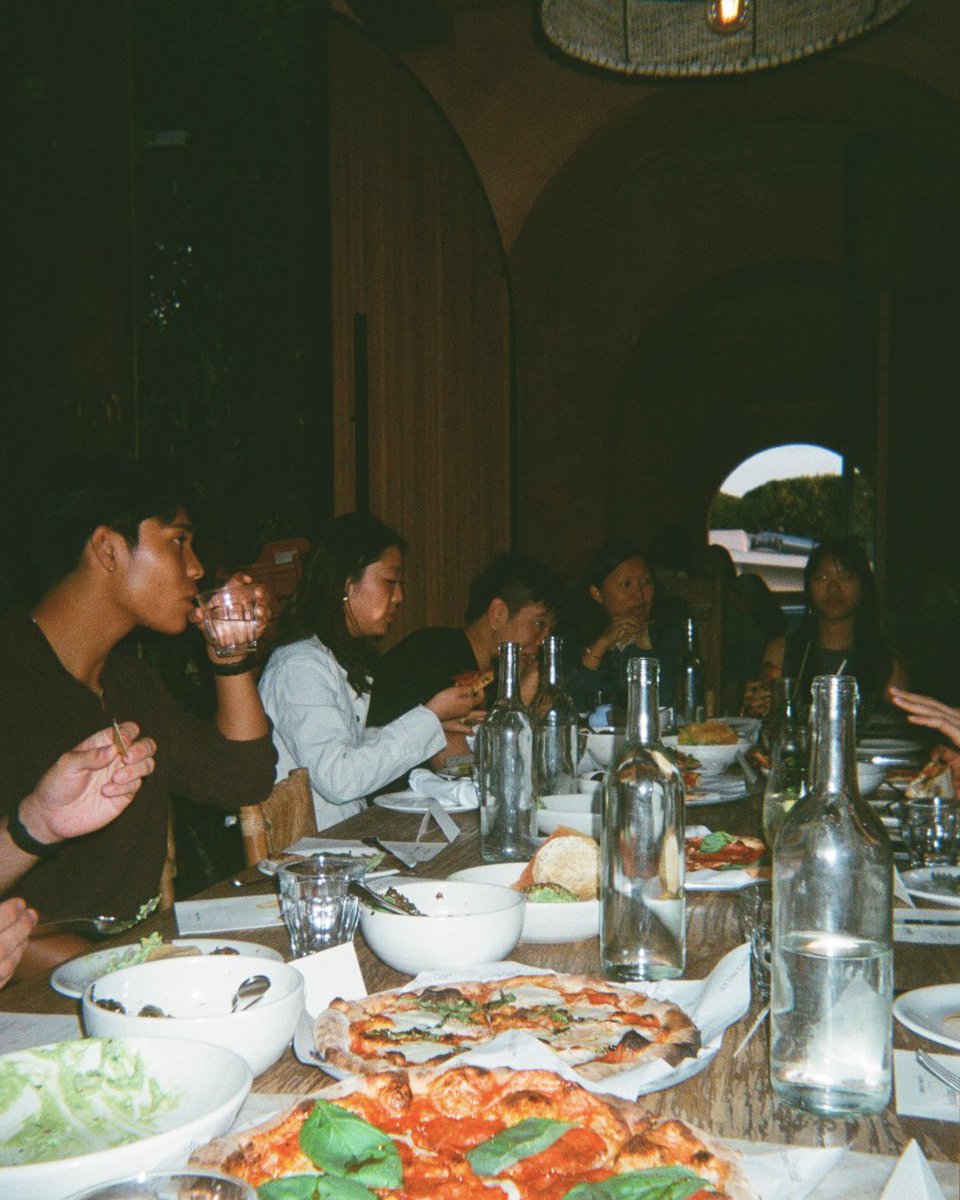 michelletliu's tweet photo. la founder dinner! 📸🥂

with @sundaysinla x @rhobusiness https://t.co/ZuTPej8tDE