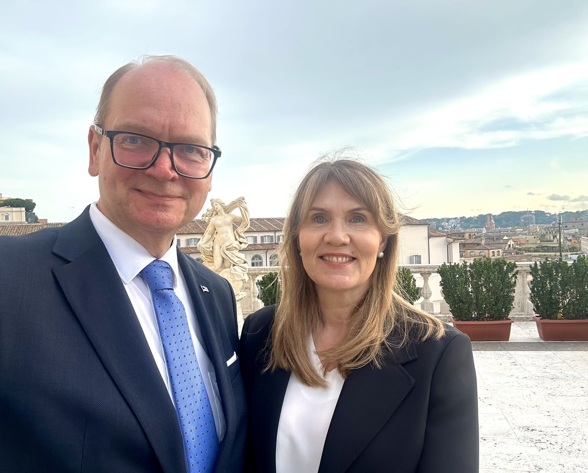LauriBambus's tweet photo. On the eve of #Italy’s 80th Republic Day, it was a great honour to greet Mr President Sergio Mattarella and attend the beautiful concert @Quirinale celebrating this important national occasion.
 
Wishing all Italians a happy and joyful #FestaDellaRepubblica 🇮🇹! https://t.co/TLw0Yrjagh
