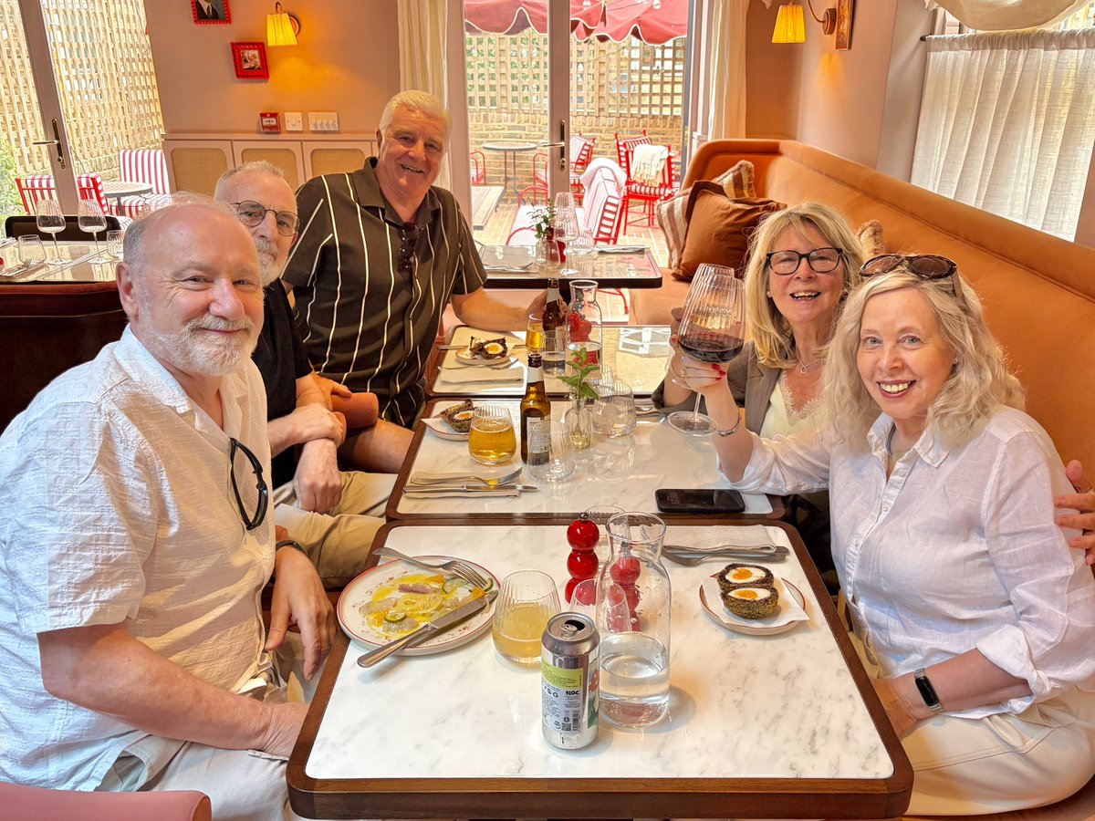 CliveHart's tweet photo. Lovely meal with lovely chums at Willy’s. https://t.co/s6gavryyCL