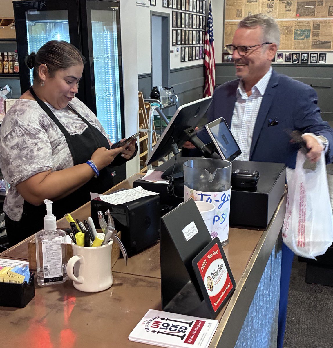 markalfordkc's tweet photo. Good to be in the “New Fourth” today in Lee’s Summit meeting with new Mayor, Beto Lopez and city councilman, Donnie Funk. Love the food and service at Neighborhood cafe! https://t.co/1GRjIa0YbL