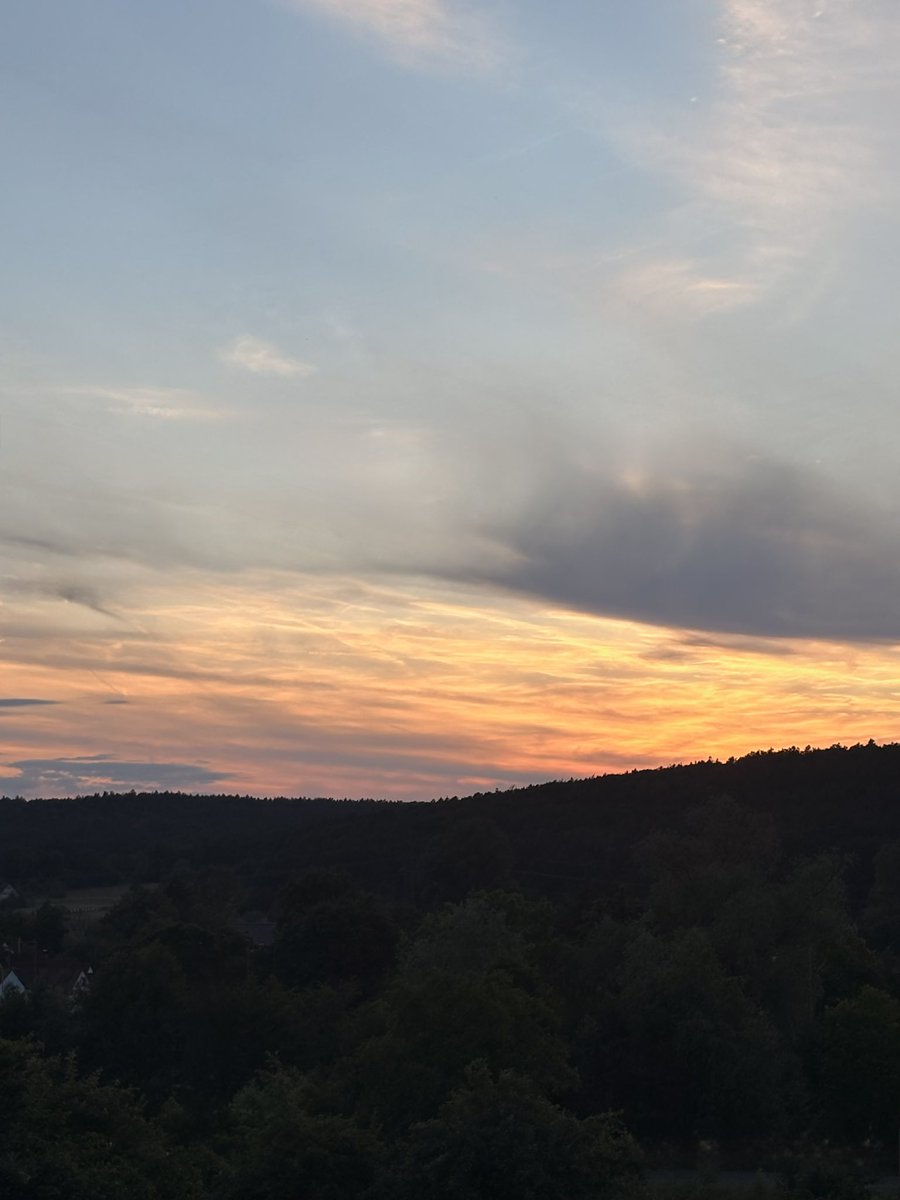 acblaauboer's tweet photo. The sunset this evening. https://t.co/omHOXUf7DR