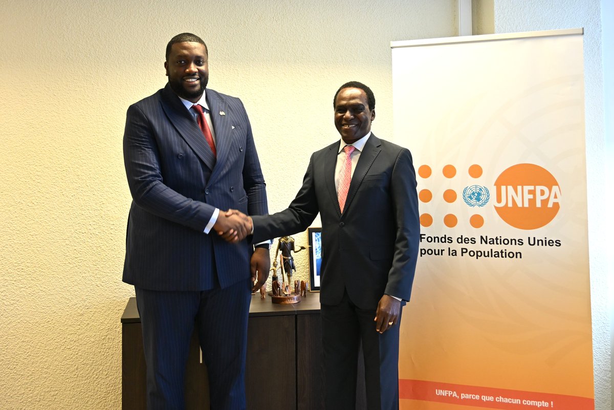 UnfpaCI's tweet photo. Le Représentant Résident M @kabore8saidou a reçu en audience M Amadou Kane, Chef de la Coopération de 🏡du 🇨🇦 en 🇨🇮.
Les échanges ont porté sur les potentielles synergies en matière de genre/droit/autonomisation des👩‍🦰&amp;👩avec une approche holistique intégrant économie &amp; sécurité. https://t.co/avdGYhGdiS