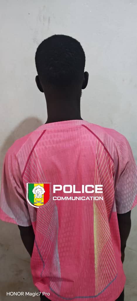 PoliceNationSN's tweet photo. #Sénégal | Interpellation à MalikaLe 30 mai, le Commissariat d’arrondissement a arrêté un individu pour le viol présumé d'une fillette de moins de 13 ans (classe de CE1). Surprise dans un bâtiment en chantier par des riverains, le suspect nie les faits. L'enquête est en cours. https://t.co/S16luseJaC