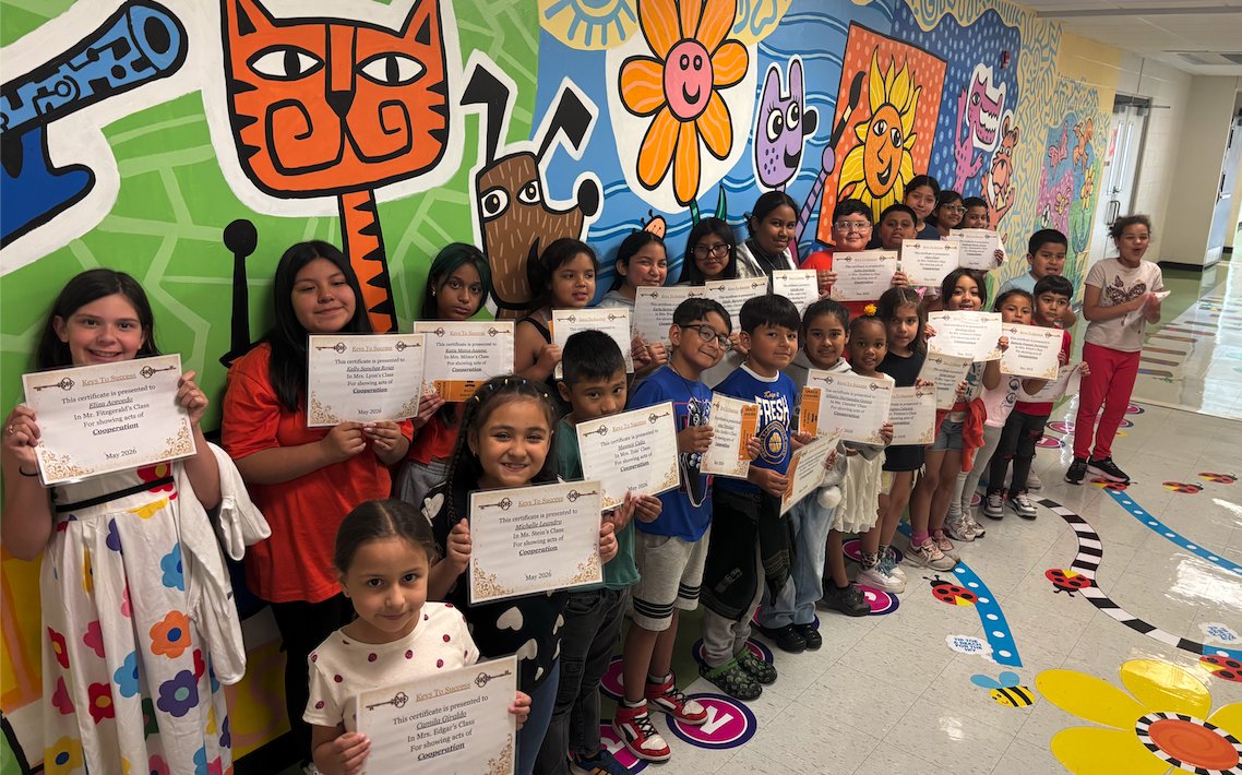 EDETIGERS's tweet photo. 🔑🐯 Congratulations to our Keys to Success recipients recognized for demonstrating Cooperation! These Tigers show the power of teamwork, kindness, and helping others every day. Keep up the great work! 🧡🖤 #EDETigers #KeysToSuccess #Cooperation #TigerPride 🐾 @LJaime13 https://t.co/xnbeZ8T0Ig