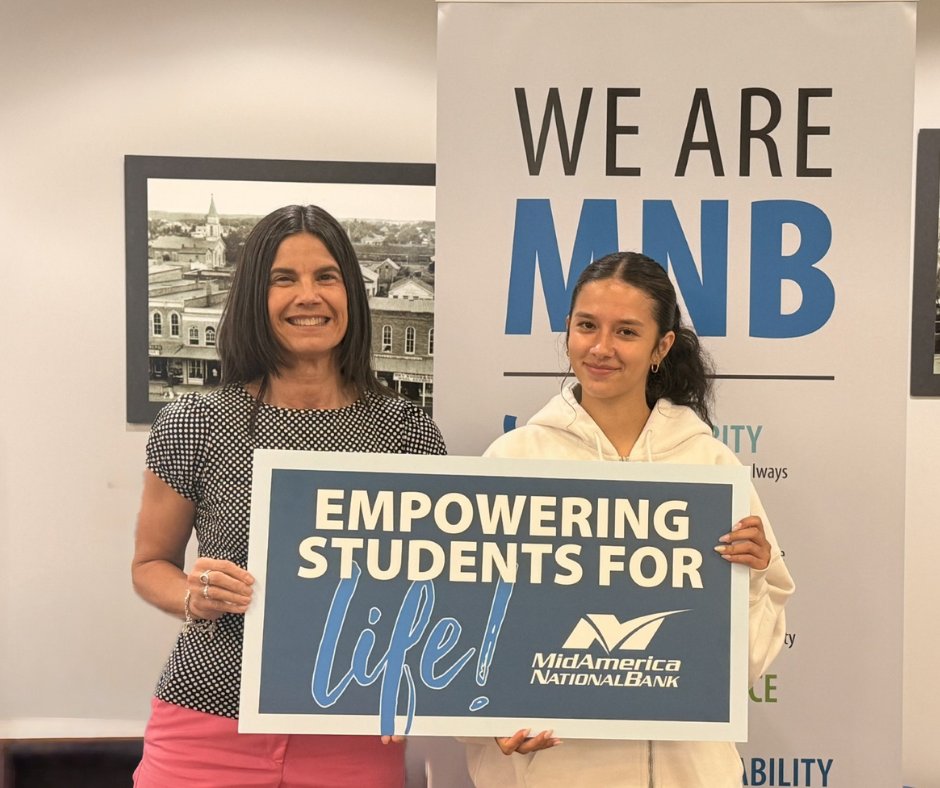 midnatbank's tweet photo. Congratulations to Valentina Perez Araya, Senior of the Year at Macomb High School! Congratulations and best of luck on your next adventure, Valentina!🥳 https://t.co/Tro9V9bY3U