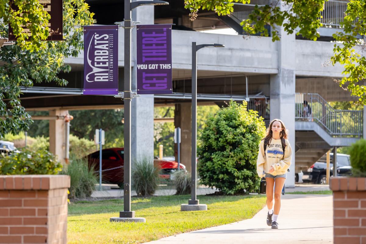accdistrict's tweet photo. RIVERBATS ARE BACK ON CAMPUSES! 👏💜 The summer semester is officially in full swing, and the energy on campus is unmatched. 

Things move fast over the summer. Turn on your notifications so you never miss a beat, an important deadline, or a major campus announcement. https://t.co/cPJ3uQwiLD