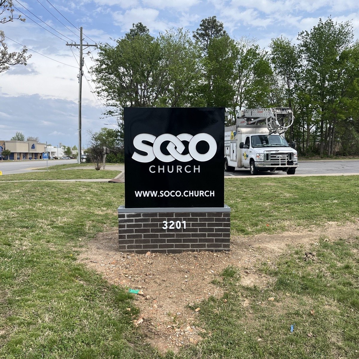 yoursignsource's tweet photo. New monument sign for SOCO Church in Bentonville!
#SignStudio #YourSignSource #MonumentSigns #CustomSigns #ExteriorSignage #NWASigns #CompleteVisualMarketing #WeveGotYourBack https://t.co/71OG2VFLMN
