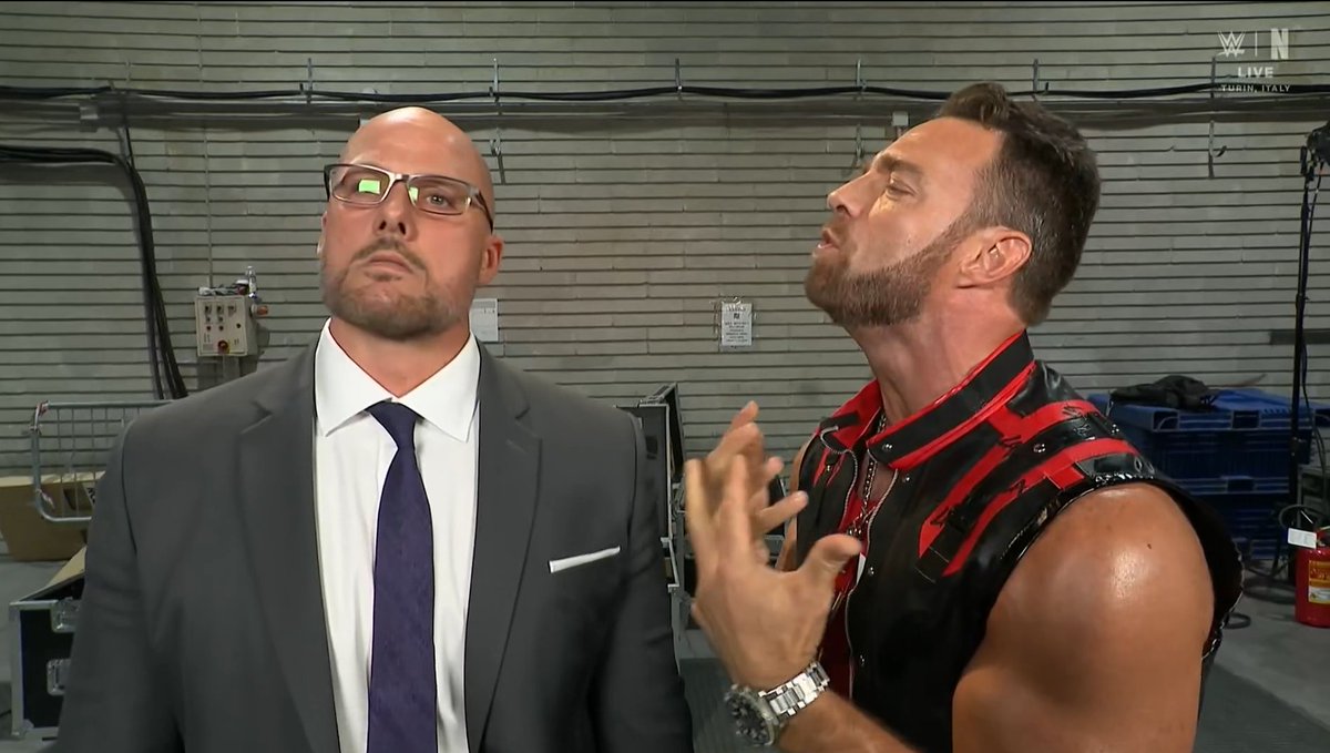 Exposing the IWC tweet media