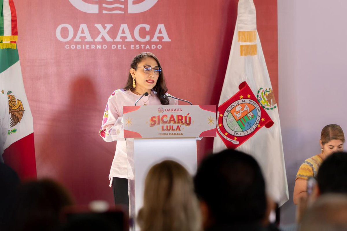 SEMOVI_GobOax's tweet photo. Como parte de la estrategia Sicarú Lula' Linda Oaxaca, nuestra secretaria, @Yes_Nolasco, informó durante la conferencia de prensa encabezada por el Gobernador @salomonj sobre las acciones que se impulsan dentro de este programa. https://t.co/SLgdIkpOHQ