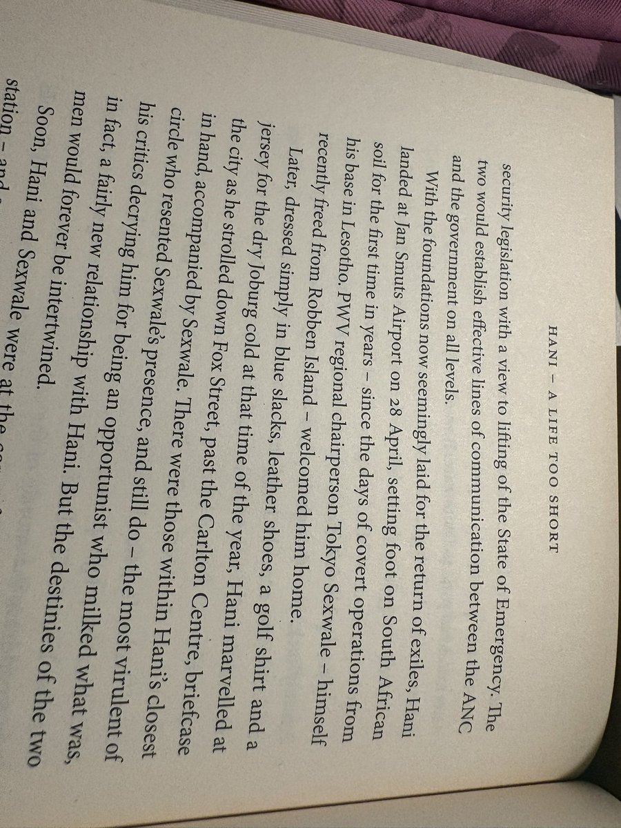 TshimomolaGK's tweet photo. Wow! Listen to this. If this fellow were not friends with the host, some of us would be asking why Trevor Noah is platforming someone so ignorant and clueless about South Africa basic history?

He says, "When you look young with extreme views, you are more palatable."

He was asked whether the President of the @EFFSouthAfrica @Julius_S_Malema is young, and his response was: "He was young. And now he doesn't look so young anymore."

But here is the kicker. He then says, "When you see the images of Nelson Mandela being defiant during the Rivonia Trial in April 1964, he was young. Chris Hani, when he returned from exile on 27 April 1990, was young."

This is the level of mediocrity we must contend with.

Mandela was born in 1918. During the Rivonia Trial in April 1964, he was 45 years old, turning 46 in July that year. Chris Hani, born in June 1942, returned to South Africa from exile in 1990 at the age of 47.

I guess he does not know how old the President of the EFF is.

This is what happens when you achieve so much at a young age. Your peers, literally the same age as you, may even think you are older than them and start calling you grootman!

And this is a platform that seeks to influence contemporary political discussion. It is a reflection of South Africa. The mediocrity is not only in government but also outside of it. People don’t want to read books anymore.