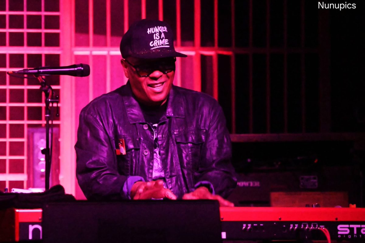 dumpstaphunk's tweet photo. Chicago was straight 🔥🔥🔥Thanks to everyone who came thru @GarciasChicago with that energy over those two nights ⚜️ We appreciate y’all !!!

#dumpstaphunk #chicago #putitinthadumpsta https://t.co/wDlEuswHN7