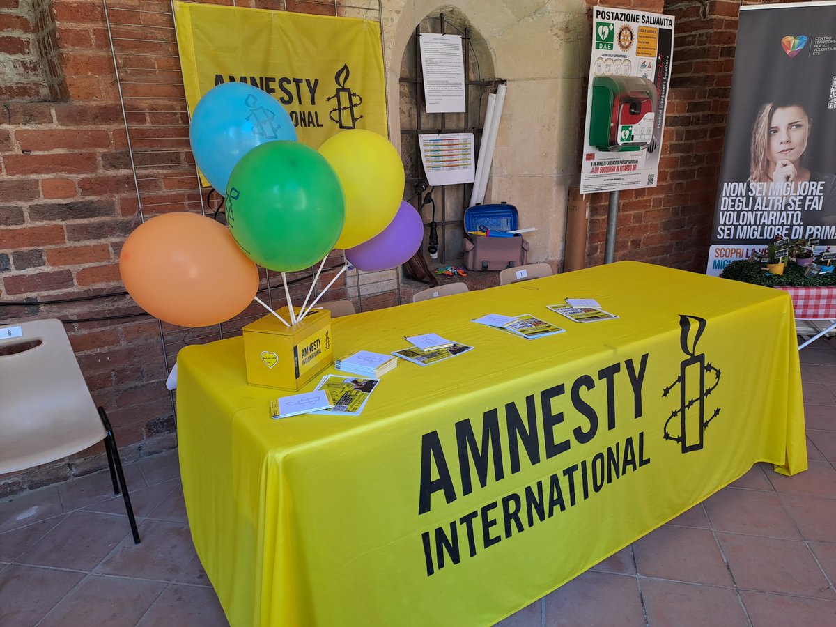 AmnestyVercelli's tweet photo. FATTORIA IN CITTA' 2026
Oggi, alla "Casa del volontariato", lo spazio allestito dal CTV nel Chiostro di Sant'Andrea abbiamo dialogato con chi era interessato al nostro lavoro e distribuito materiale informativo su @amnesty. 
Torniamo domani pomeriggio. Vi aspettiamo!

#Vercelli https://t.co/0kBlNf8hbK